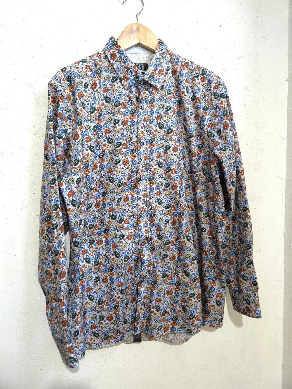 Simons Floral Button-Down Shirt in White, Blue, Orange